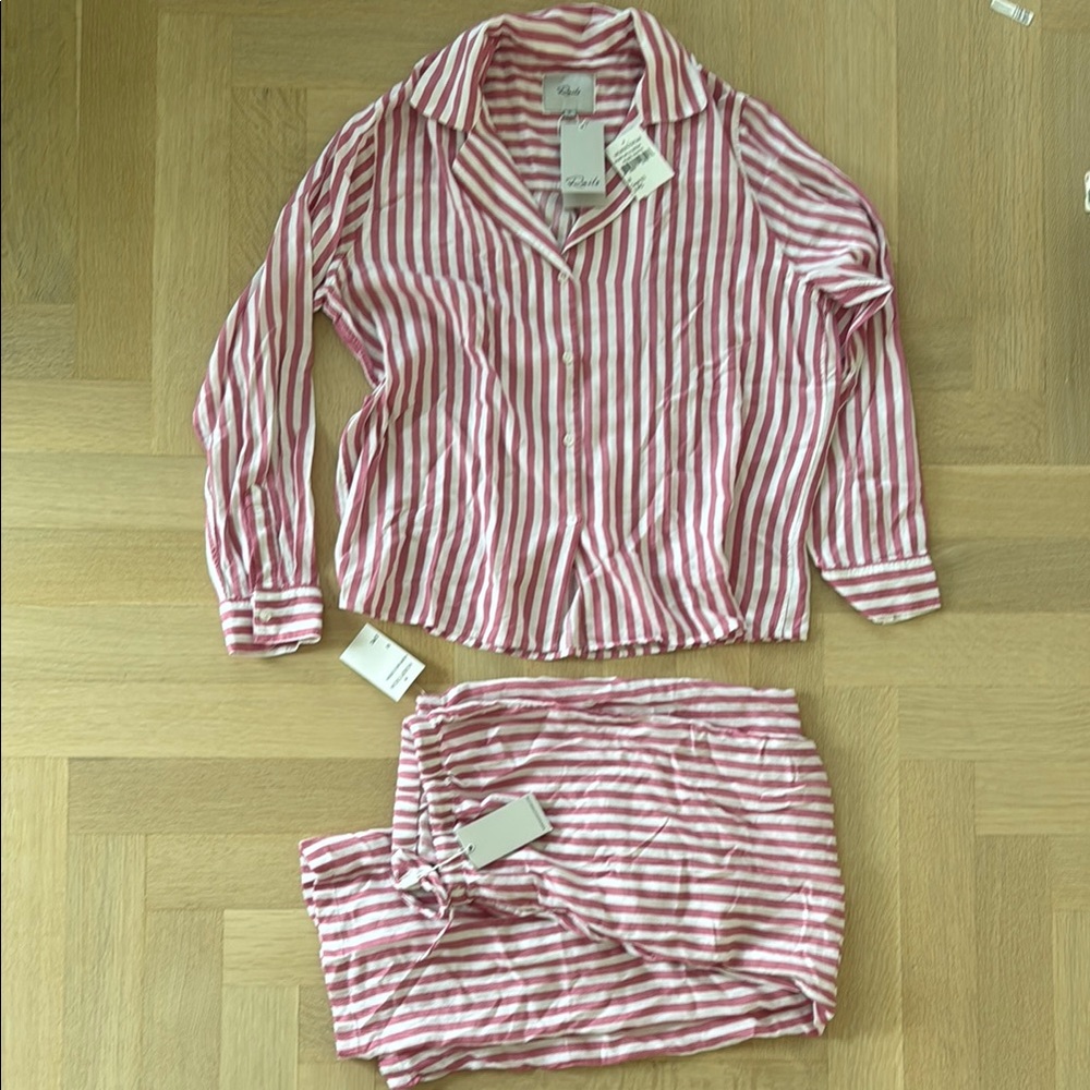 Rails 2 pc Pajama Set Pink and White Stripes Size M NWT